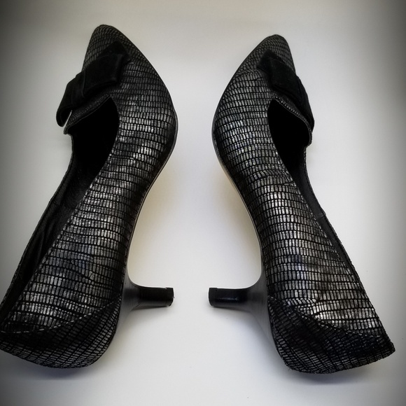 Donald J Pliner metallic lizard-print leather pump - Picture 7 of 8